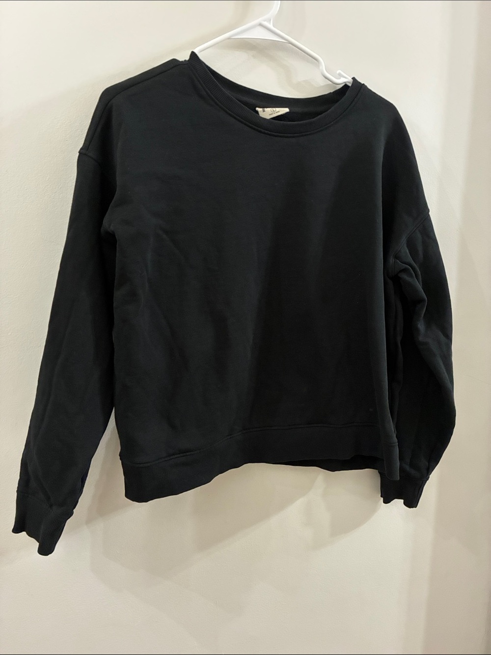 PACT Classic Black Crewneck Sweatshirt - Women large - organic cotton
